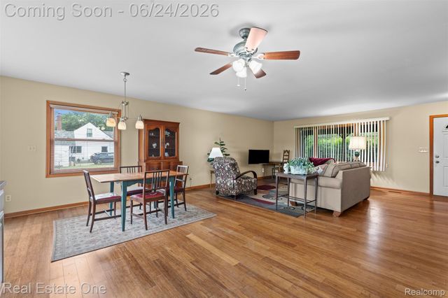 20920 McKishnie Street, Clinton Charter Township, MI 48035