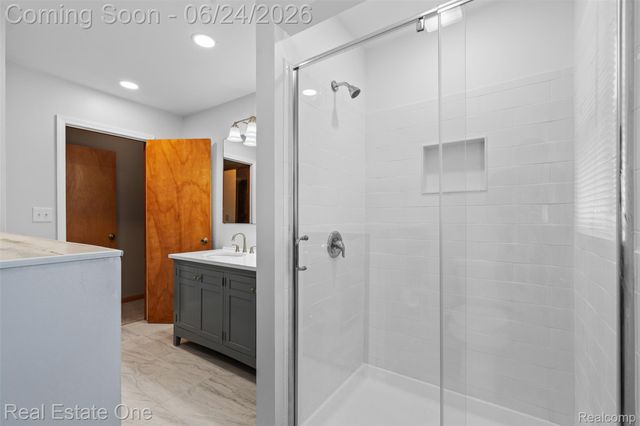 20920 McKishnie Street, Clinton Charter Township, MI 48035