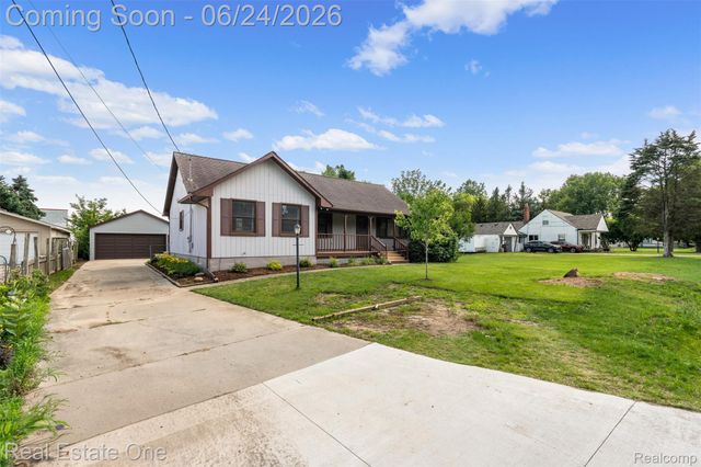 20920 McKishnie Street, Clinton Charter Township, MI 48035