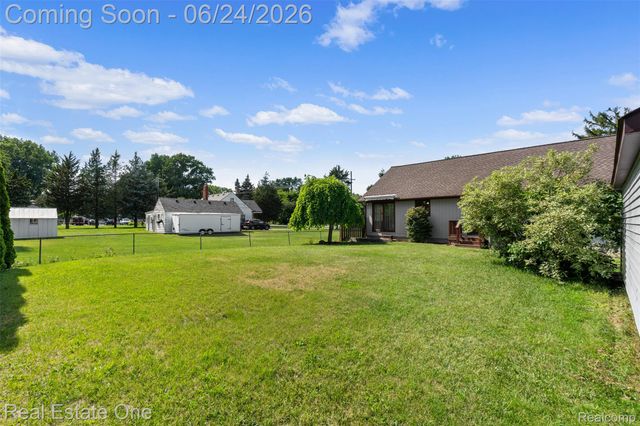 20920 McKishnie Street, Clinton Charter Township, MI 48035
