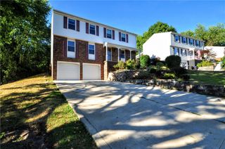 603 Meade Dr, Coraopolis, PA 15108
