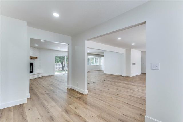 7966 E Dublin Ct, Wichita, KS 67206