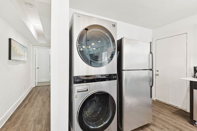 400 Lansing Street, Dallas, TX 75203