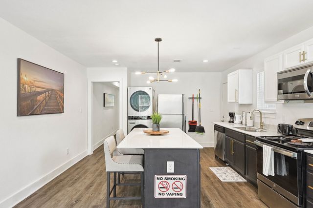 400 Lansing Street, Dallas, TX 75203