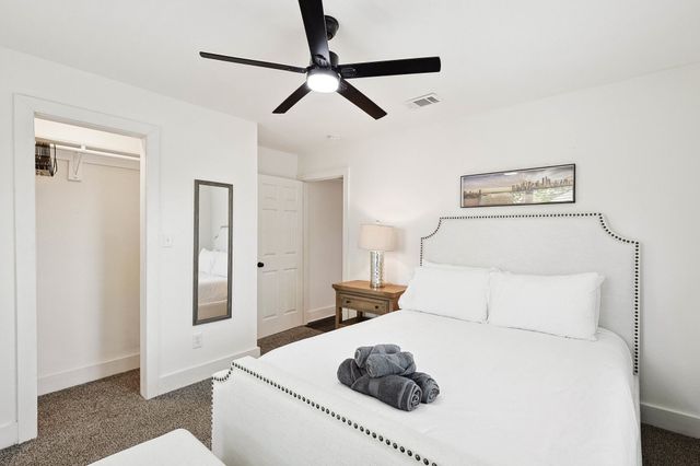 400 Lansing Street, Dallas, TX 75203