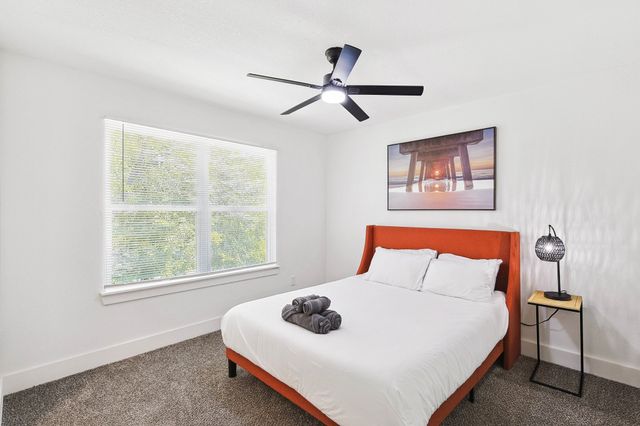 400 Lansing Street, Dallas, TX 75203