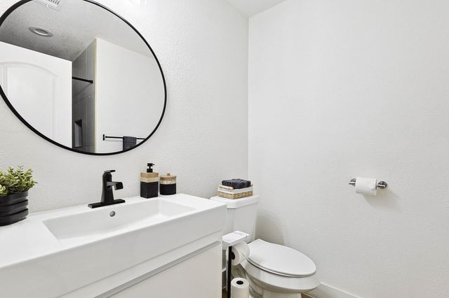 400 Lansing Street, Dallas, TX 75203