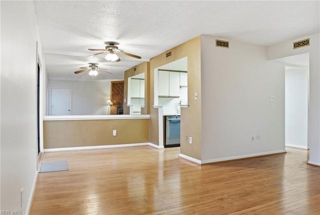 411 Turnbridge CLS, Virginia Beach, VA 23452