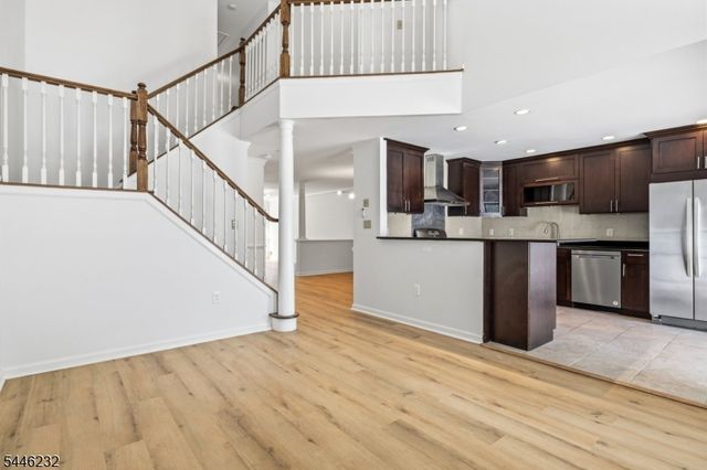 55 Heritage Ct, Montville Twp., NJ 07082