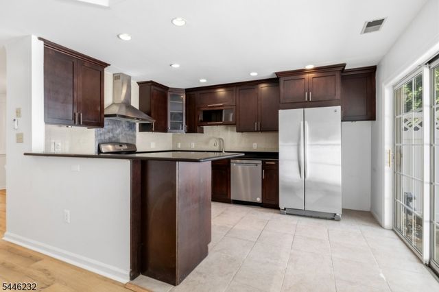 55 Heritage Ct, Montville Twp., NJ 07082