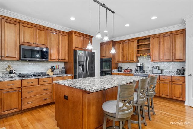 40W850 Stonecrest Drive, Elgin, IL 60124