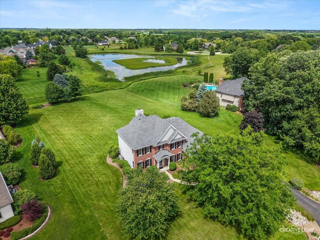 40W850 Stonecrest Drive, Elgin, IL 60124