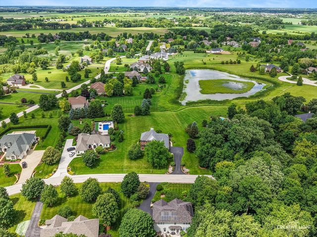 40W850 Stonecrest Drive, Elgin, IL 60124
