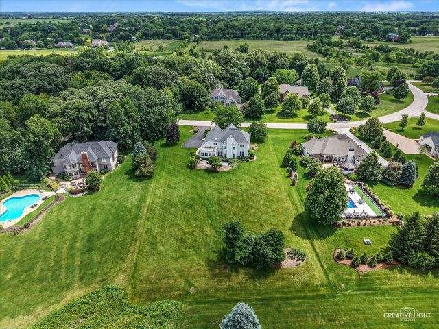 40W850 Stonecrest Drive, Elgin, IL 60124