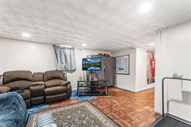 489 Benefit Street, Pawtucket, RI 02861