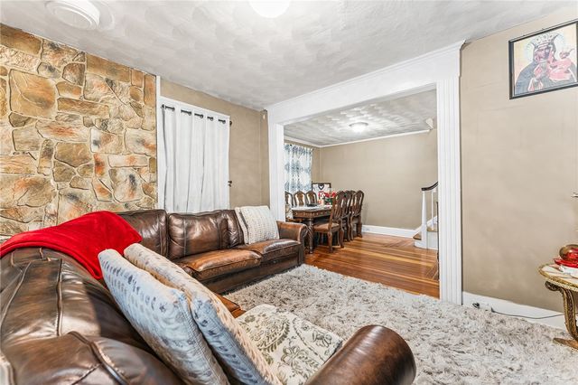 489 Benefit Street, Pawtucket, RI 02861