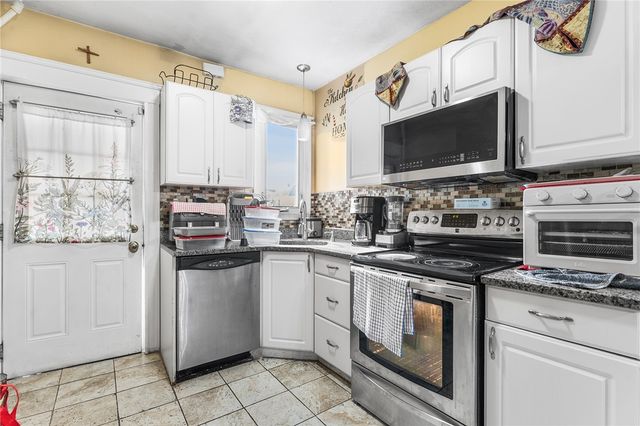 489 Benefit Street, Pawtucket, RI 02861