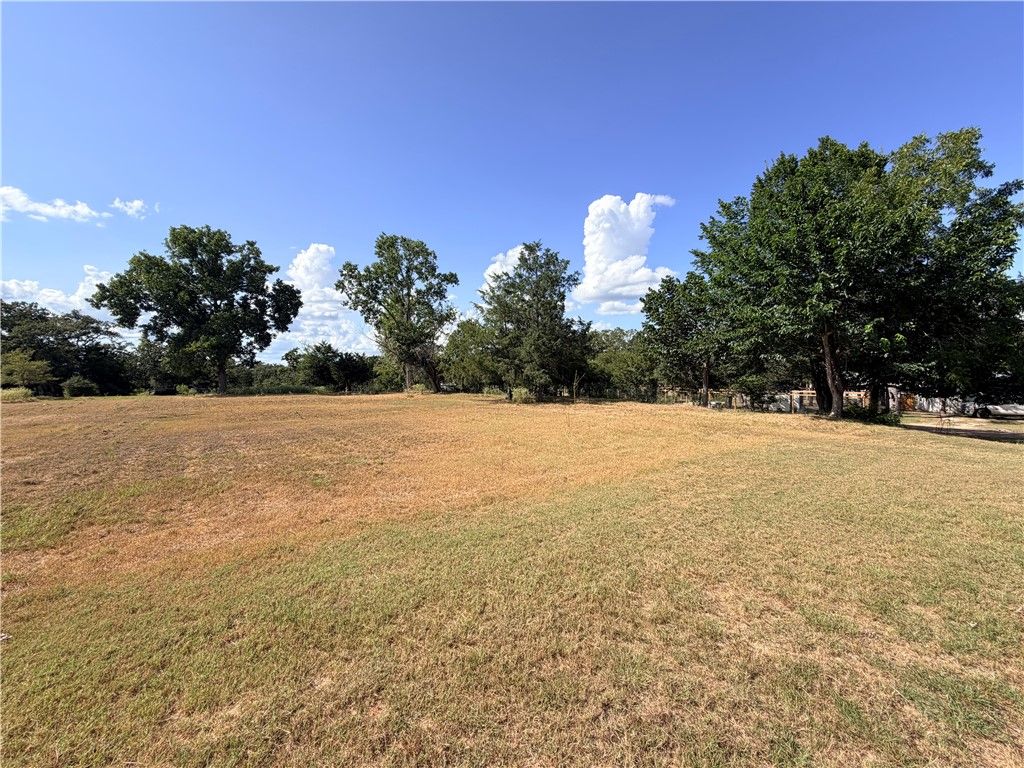 206 Northwood Drive, Somerville, TX 77879 — exterior