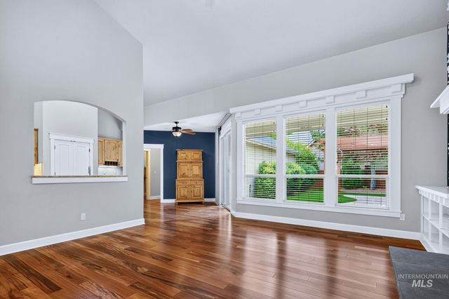 3660 N Colbourne Way, Meridian, ID 83646