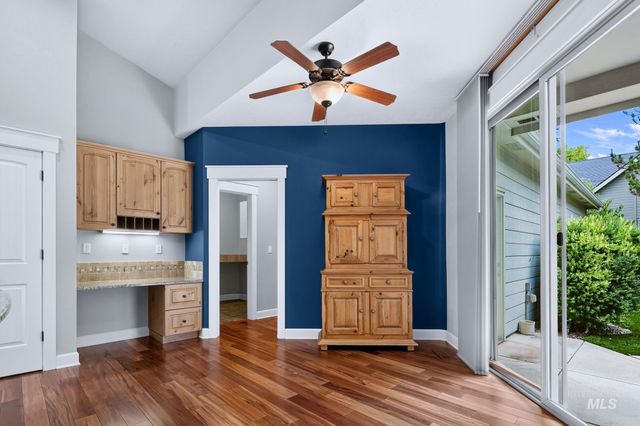 3660 N Colbourne Way, Meridian, ID 83646