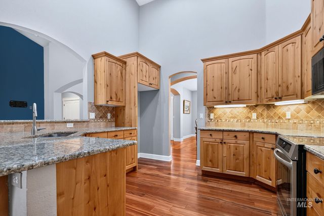 3660 N Colbourne Way, Meridian, ID 83646