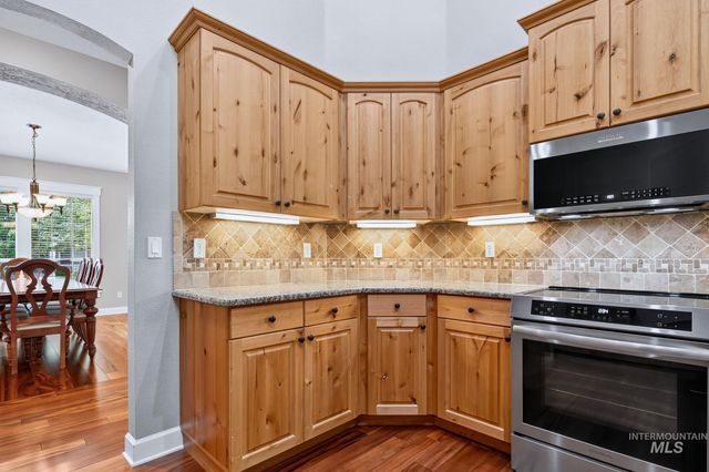 3660 N Colbourne Way, Meridian, ID 83646