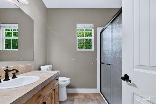 3660 N Colbourne Way, Meridian, ID 83646