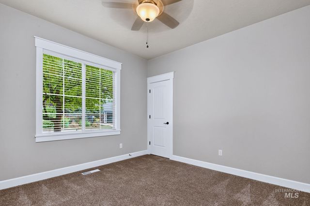 3660 N Colbourne Way, Meridian, ID 83646