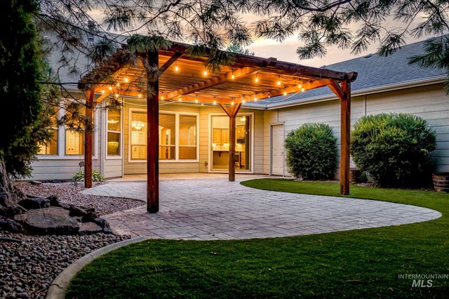 3660 N Colbourne Way, Meridian, ID 83646