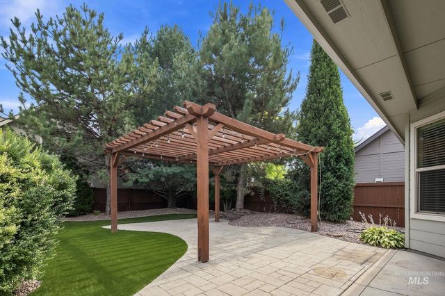 3660 N Colbourne Way, Meridian, ID 83646