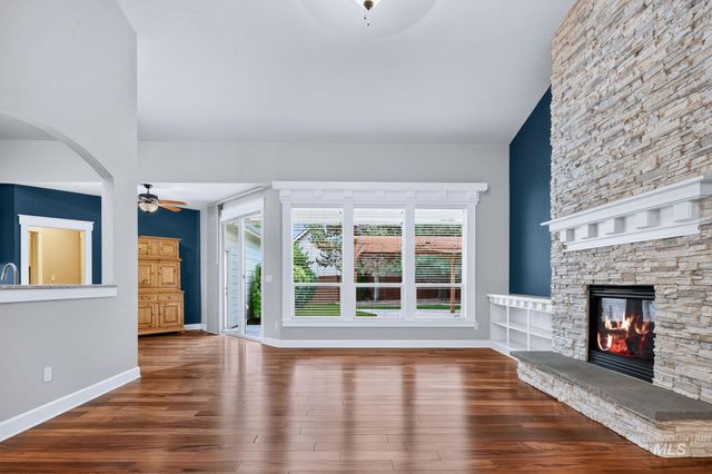 3660 N Colbourne Way, Meridian, ID 83646