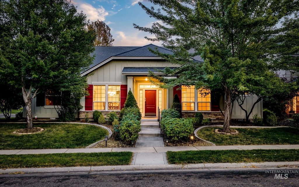 3660 N Colbourne Way, Meridian, ID 83646
