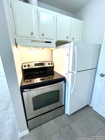643 W Summit Ave Apt 12, San Antonio, TX 78212