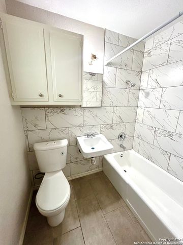 643 W Summit Ave Apt 12, San Antonio, TX 78212