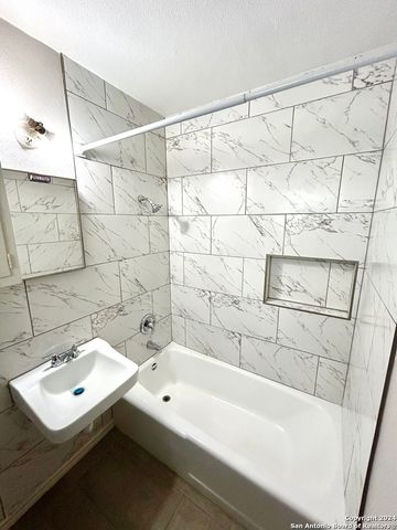 643 W Summit Ave Apt 12, San Antonio, TX 78212