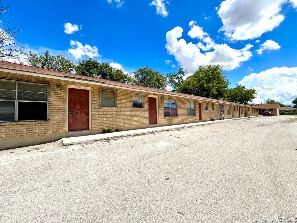 643 W Summit Ave Apt 12, San Antonio, TX 78212