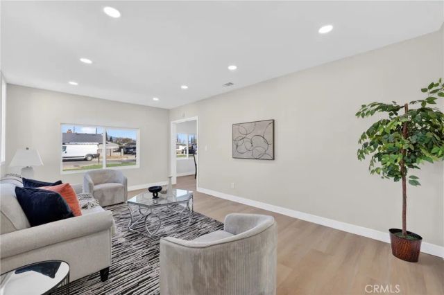 6994 Elmwood, San Bernardino, CA 92404