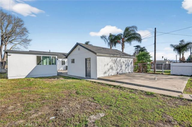 6994 Elmwood, San Bernardino, CA 92404