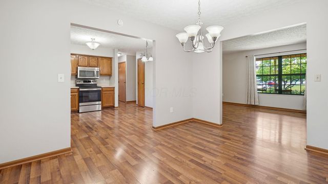 351 Mulberry Way W, Westerville, OH 43082