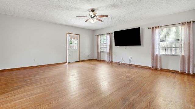 351 Mulberry Way W, Westerville, OH 43082