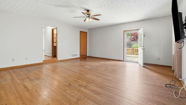 351 Mulberry Way W, Westerville, OH 43082