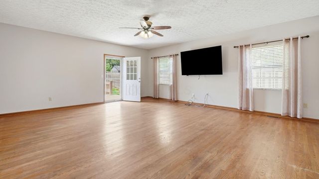351 Mulberry Way W, Westerville, OH 43082