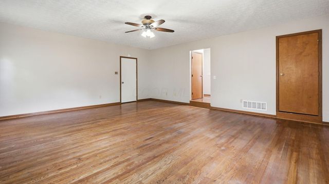 351 Mulberry Way W, Westerville, OH 43082