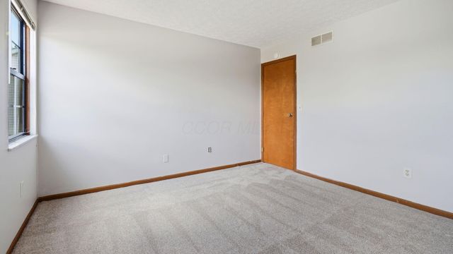 351 Mulberry Way W, Westerville, OH 43082