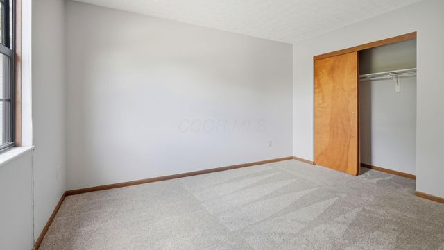 351 Mulberry Way W, Westerville, OH 43082