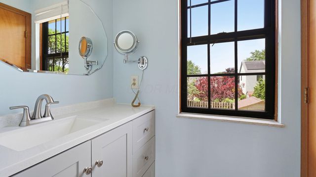351 Mulberry Way W, Westerville, OH 43082