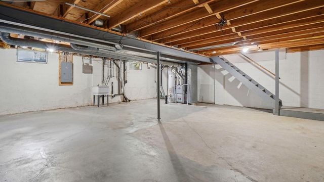 351 Mulberry Way W, Westerville, OH 43082