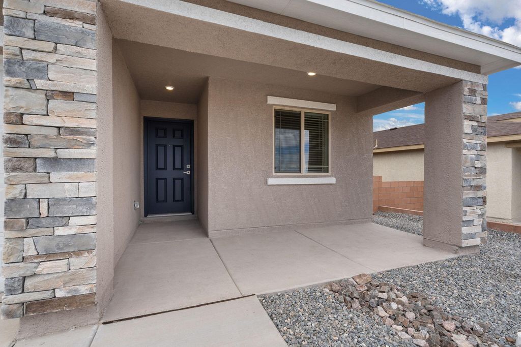 1524 Rawhide Loop NE, Rio Rancho, NM 87144