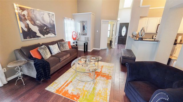 821 Meadowdale Road, Arlington, TX 76017
