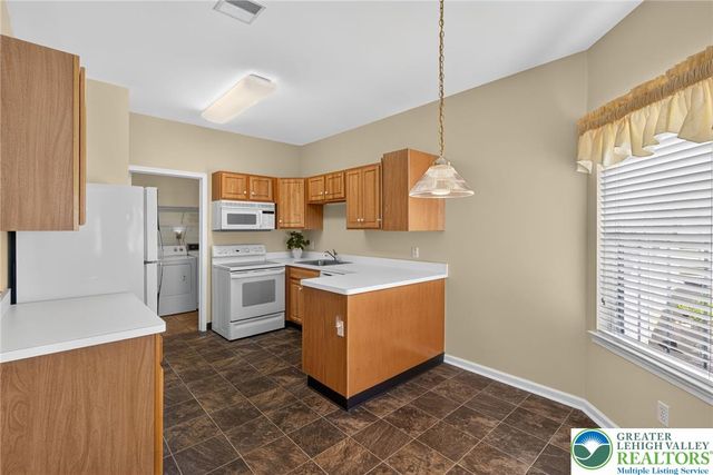4690 Blue Grass Lane, Lower Macungie Twp, PA 18062